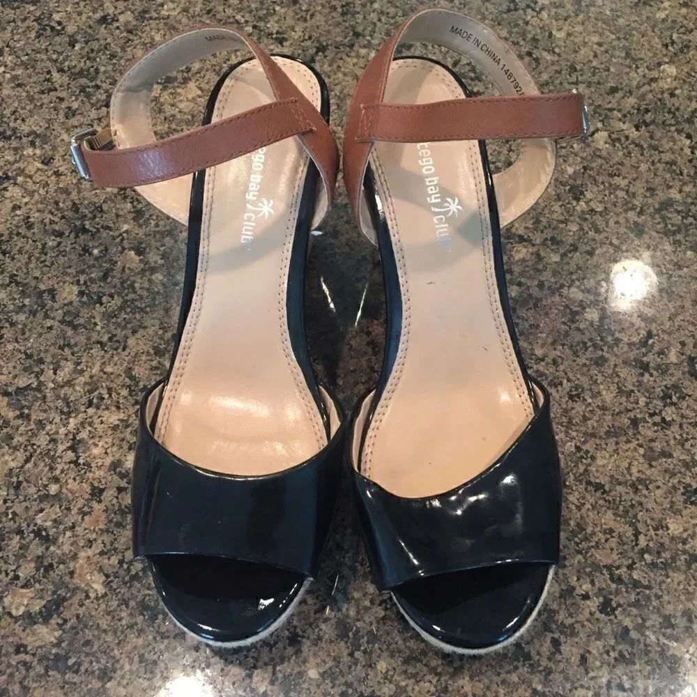 Montego Bay Club Black and Tan Sandals